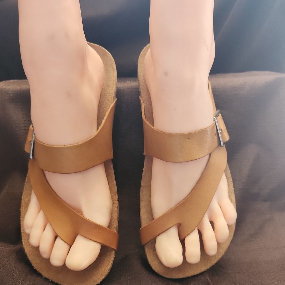 Elegant Tan Genuine Leather Sandals By Yokono Made in Spain Sz. 6